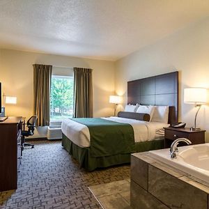 King Suite Spa Bath